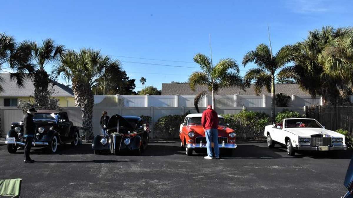Ideal Classic Monthly Car Show